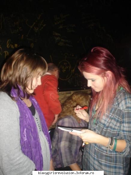 crisu dadea autografe ;; ) poze..