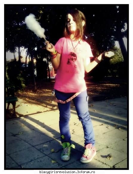 m-ai tampit cu ale poze :rotfl:  ● kidooo ●