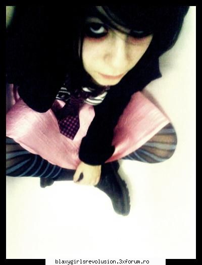 uuuu :nebun: 

eu mai ca miam rupt mana :rotfl:  ● kidooo ●