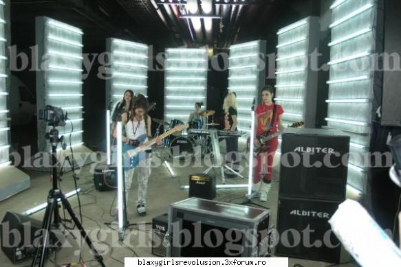 :nebun: dear mama photoshoot