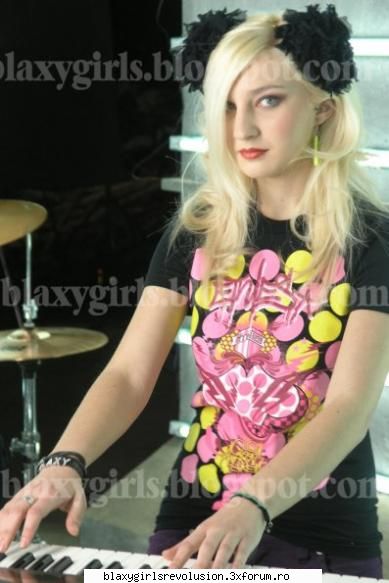 dear mama photoshoot svf