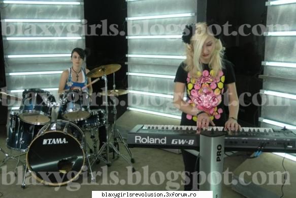 :nebun: dear mama photoshoot