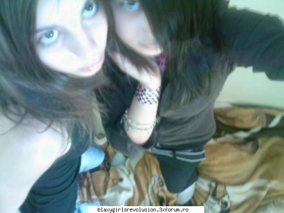 just rux tot und dee dee [paru editez poza insa nu`mi plac pozele zice lara:uesti naturala] ●���● V.I.P●���●
